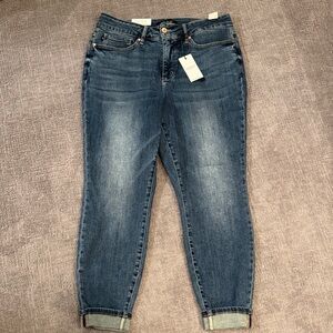 Judy Blue Medium Wash Cropped Jeans